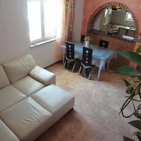 Apartment Lina *